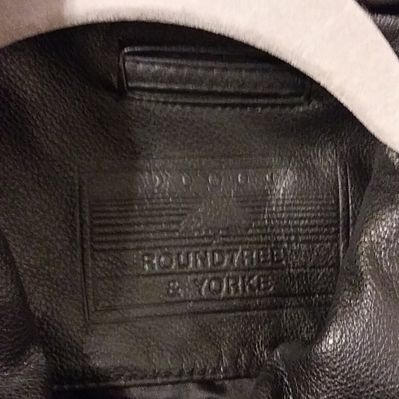 Leather jacket - Picture 3 of 4